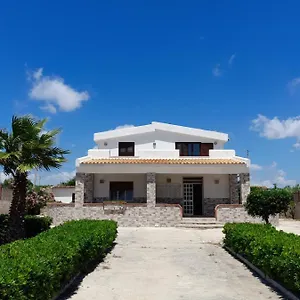 casa-vacanze-villa-enza.sicilyhotelsitaly.net/